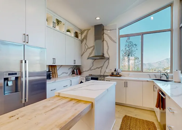 The Overlook At Cinnabar Canyon Holiday home